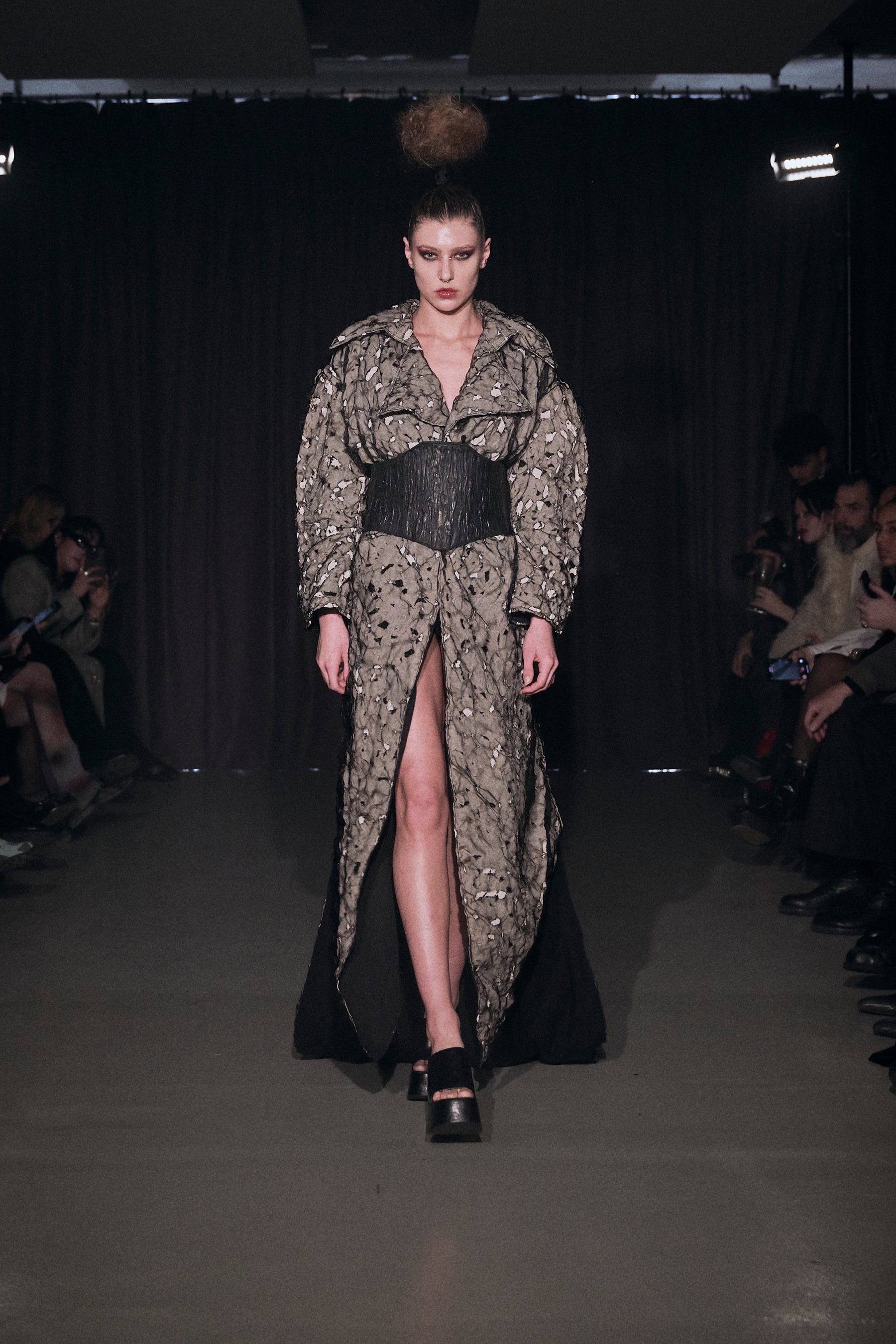 LOOK 8