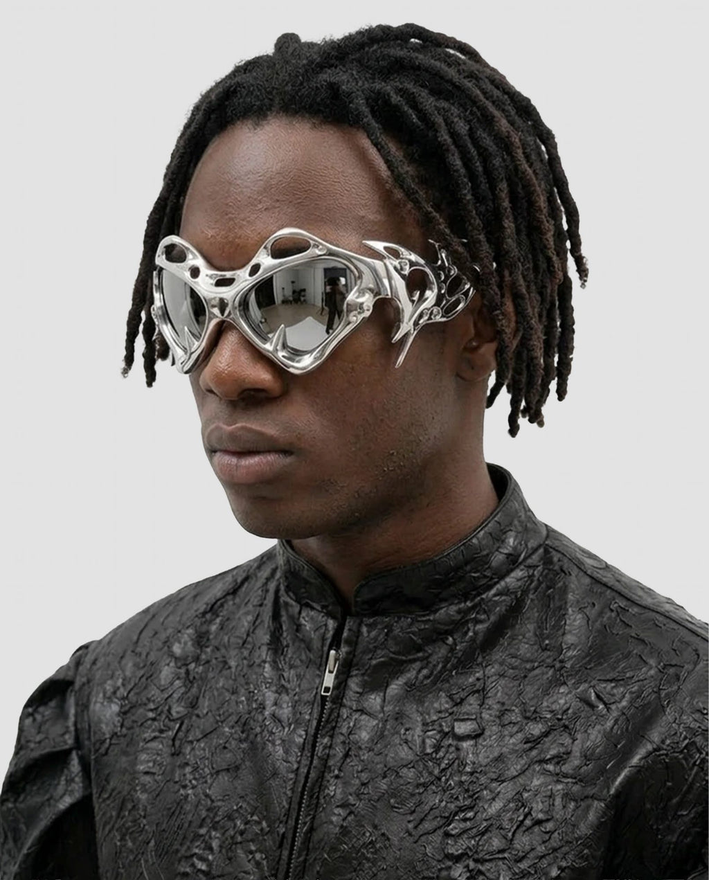 SCULPTURAL SUNGLASSES