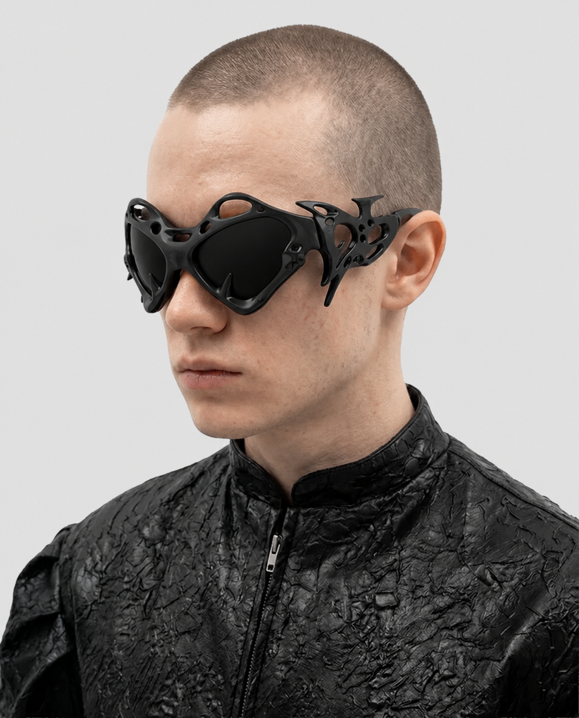 SCULPTURAL SUNGLASSES